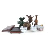 Chinese porcelain, jade and bronze objects (8pcs)