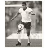 England Footballers Collection 2. Fifteen different 8x10 and 8x12 photographs, individually signed