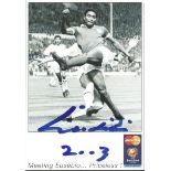 Eusebio signed b/w 6 x 4 inch photo. Great footballer, considered by many as one of the greatest