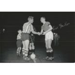 Bill Foulkes 1958b/W 12 X 8 Photo Depicting Manchester United Captain Bill Foulkes Shaking Hands