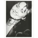 Lulu signed 7x5 b/w photo. Scottish singer, songwriter, actress, television personality and