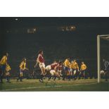 Bryan Robson Col, 12 X 8 Photo Depicting Man United Captain Bryan Robson Heading The Opening Goal In