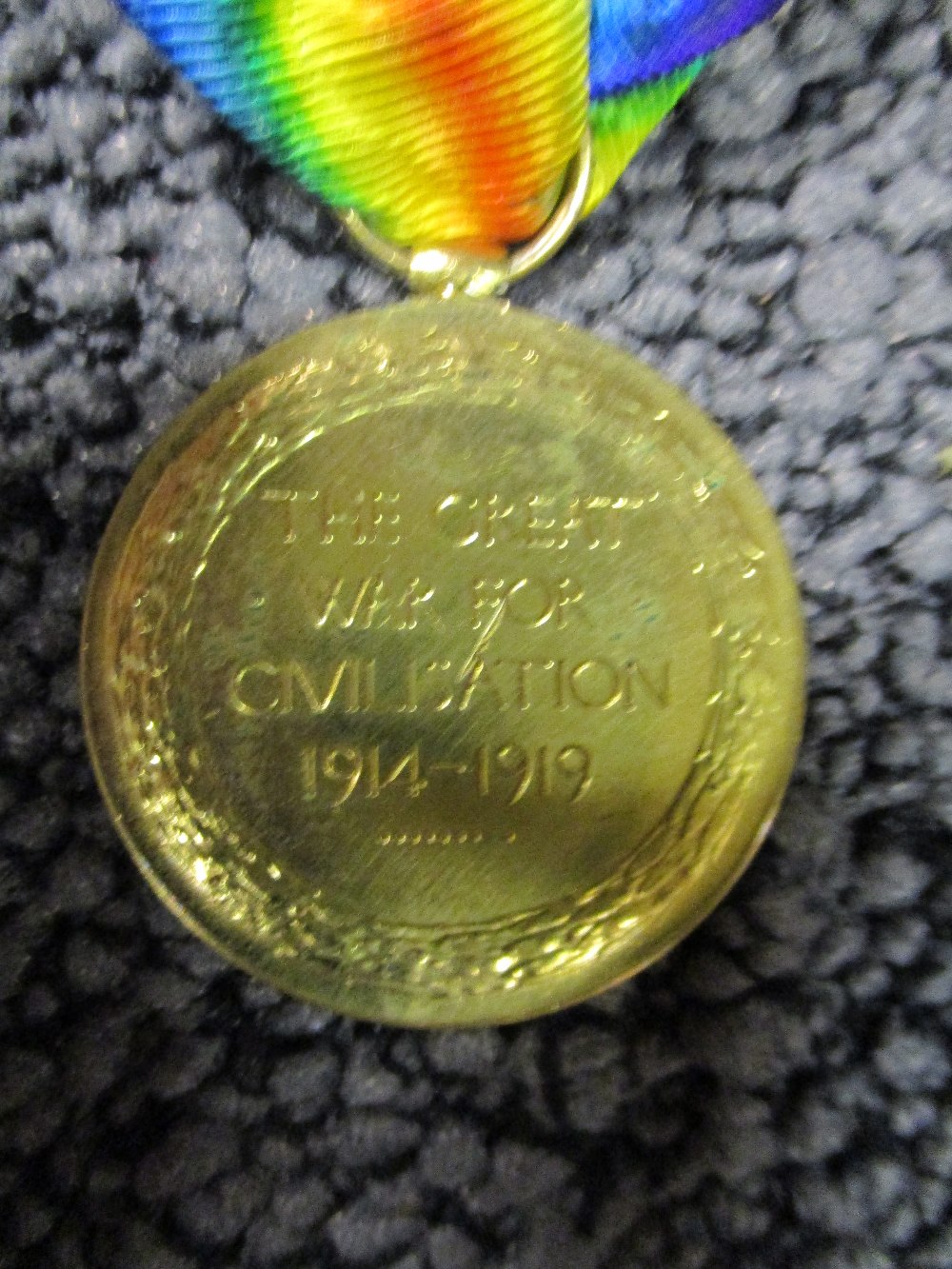 A collection of World War I Victory and War medals, to Lieut. Col. J M Prior and Queens S. Africa to - Bild 12 aus 31