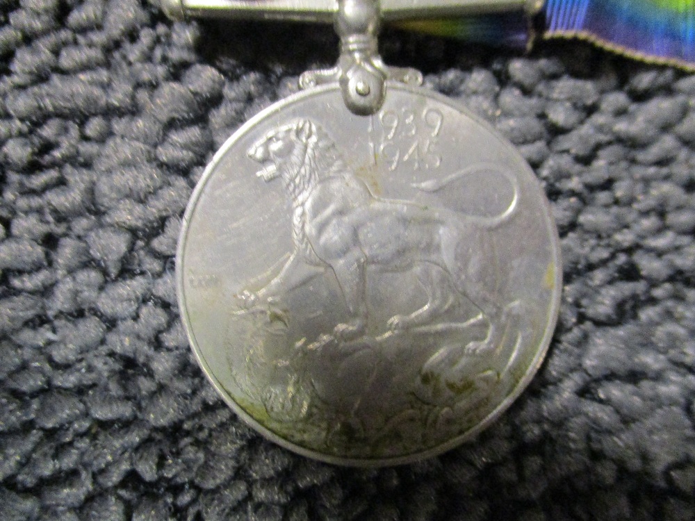 A World War One trio to 2038 Sgt W White, Essex R, and a 1939-1945 Defence medal, together with a - Bild 11 aus 17