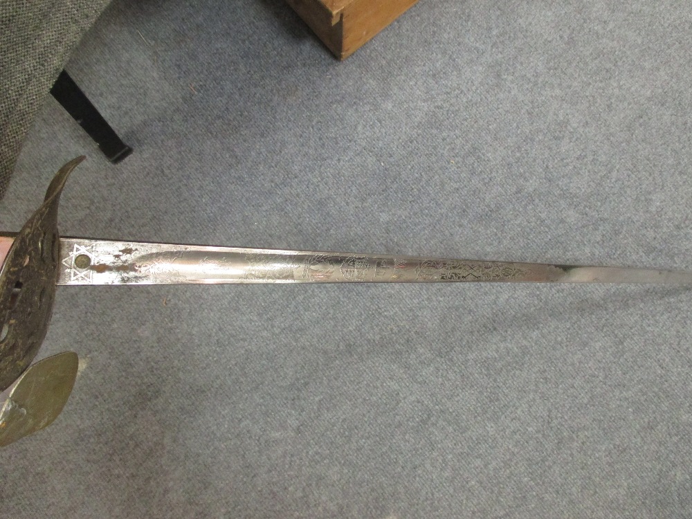 A British 1897 Infantry Officer's Sword, by S J Pillen, London, the etched blade with 'JL' - Bild 5 aus 8