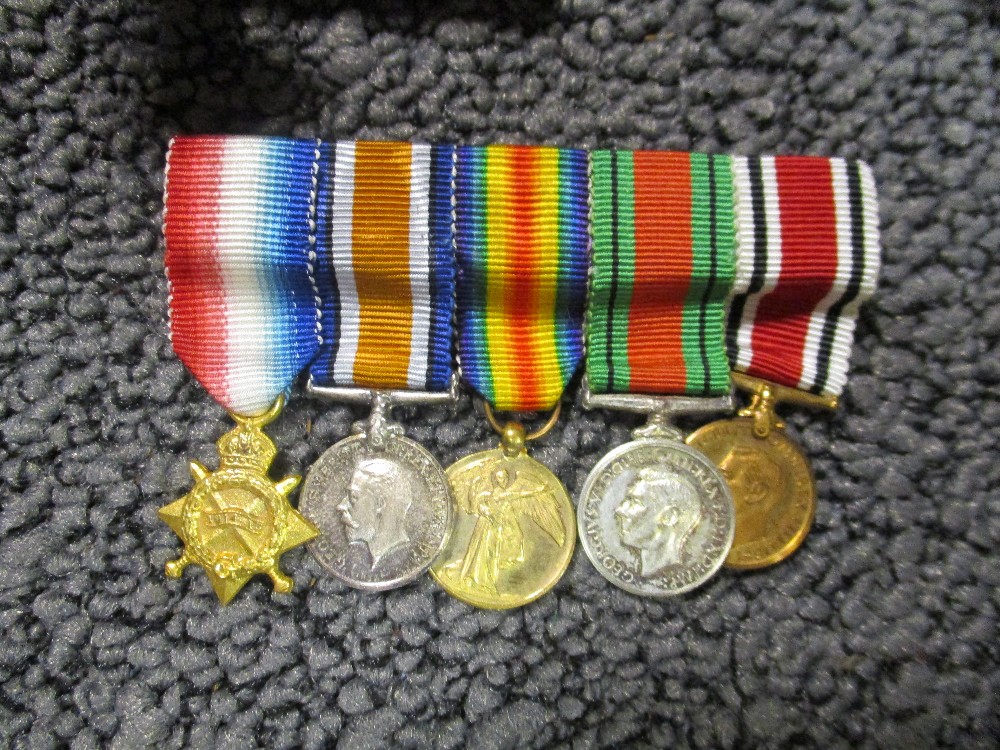 A collection of World War I Victory and War medals, to Lieut. Col. J M Prior and Queens S. Africa to - Bild 3 aus 31