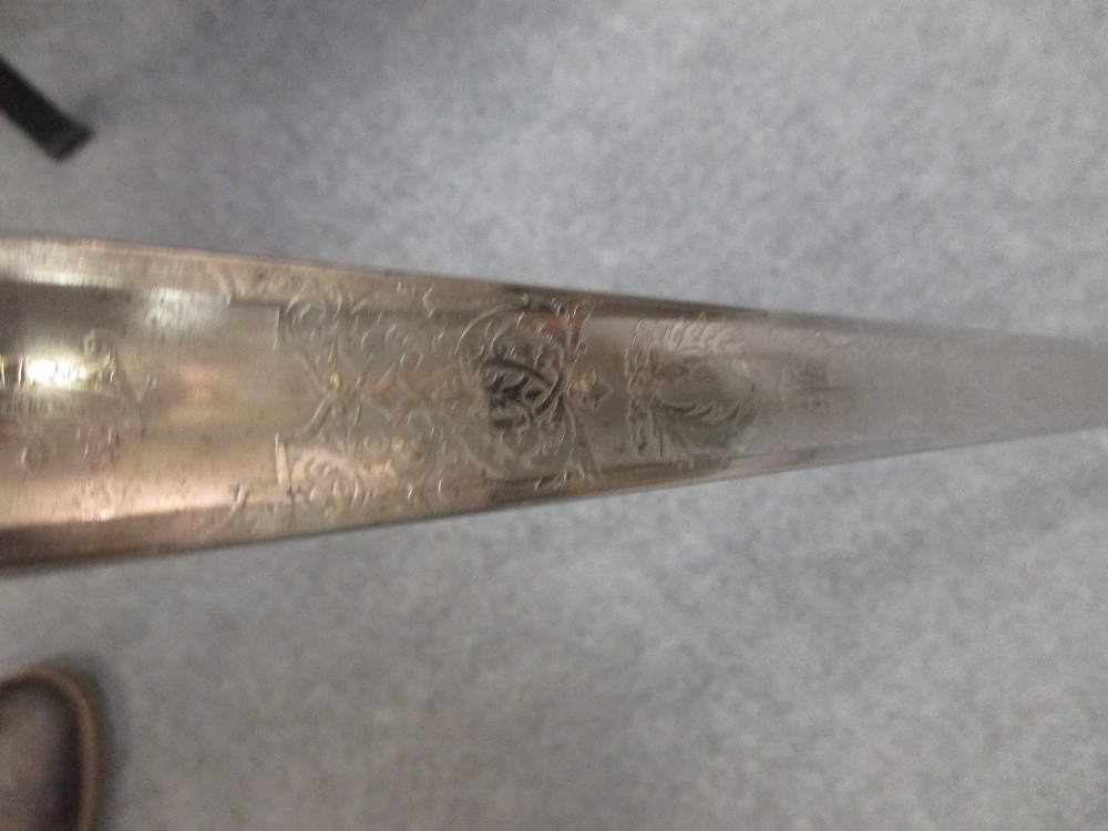 A British 1897 Infantry Officer's Sword, by S J Pillen, London, the etched blade with 'JL' - Bild 4 aus 8