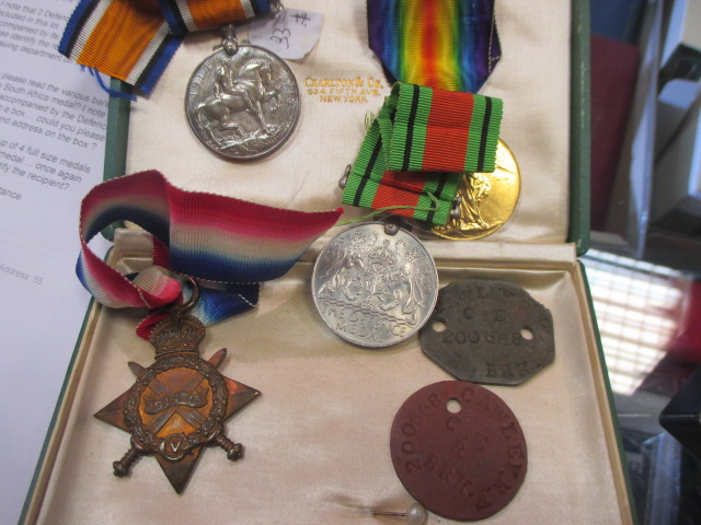 A collection of World War I Victory and War medals, to Lieut. Col. J M Prior and Queens S. Africa to - Bild 22 aus 31