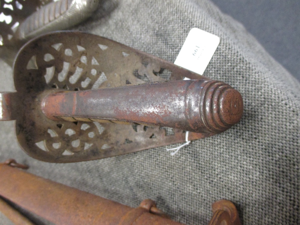 A Victorian 1821 pattern British heavy cavalry officer's sword, the etched blade with pierced - Bild 9 aus 9