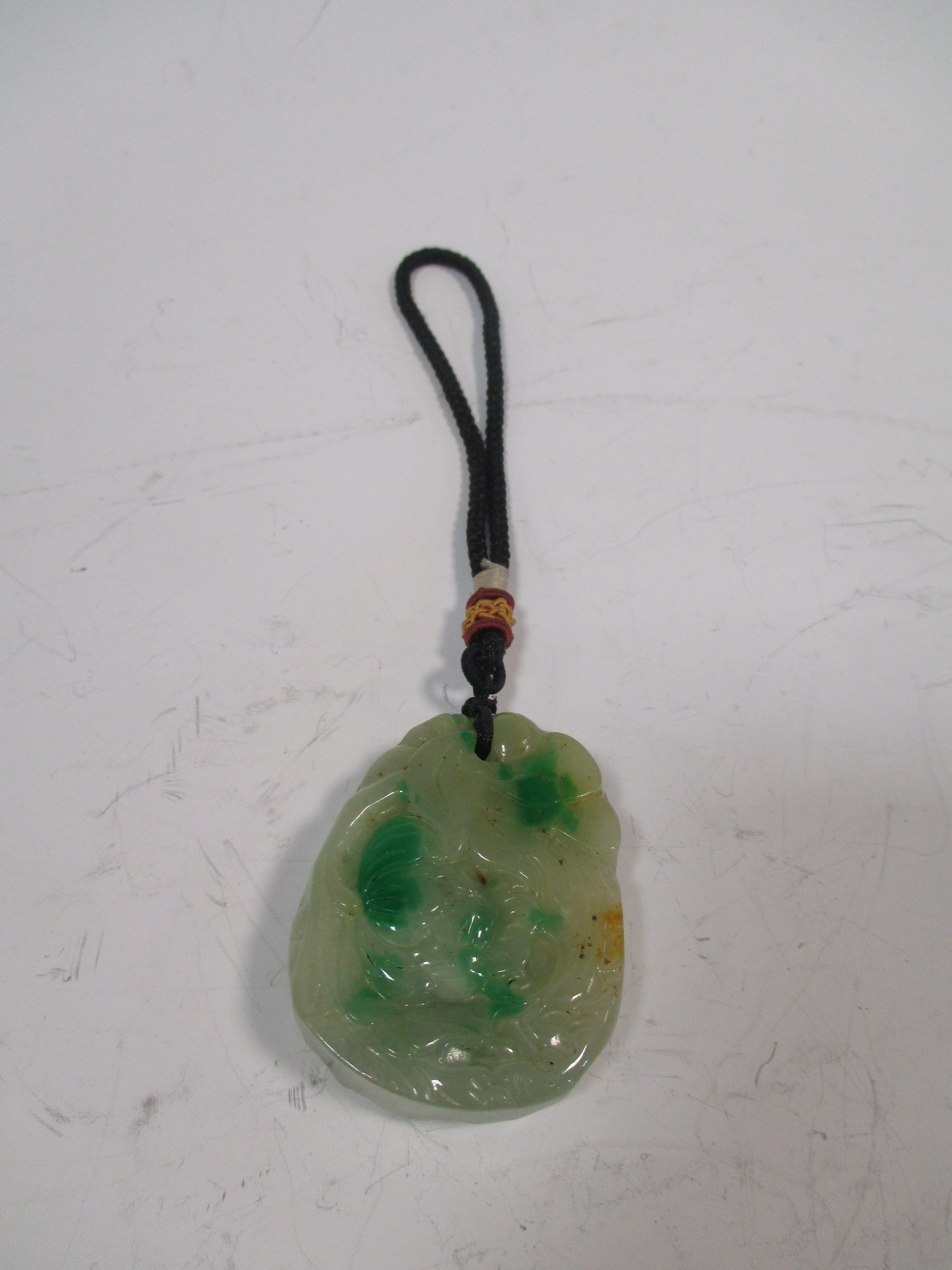 A Chinese jadeite pendant - Image 2 of 3