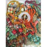 A quantity of assorted hardstone bead jewellery to include agates, turquoise, malachite etc and a