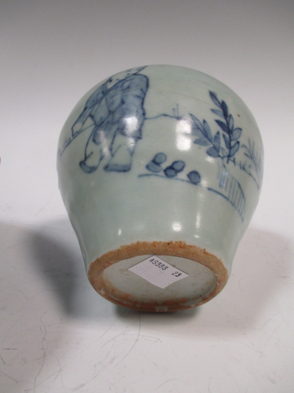 A Ming style blue and white jar together with a later bowl - Image 4 of 6