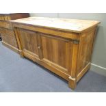 An early 19th century French walnut sideboard, 91 x 162 x 63cm