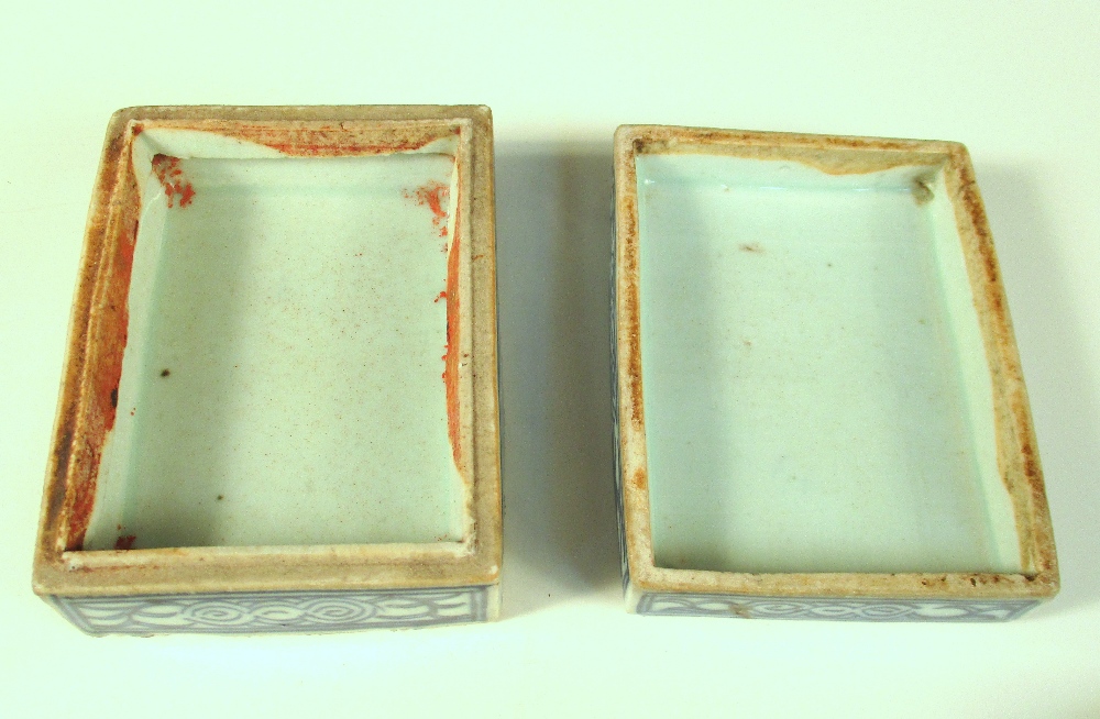 Two blue and white boxes and another wucai, the lid of the ink box painted with two butterflies - Image 3 of 12