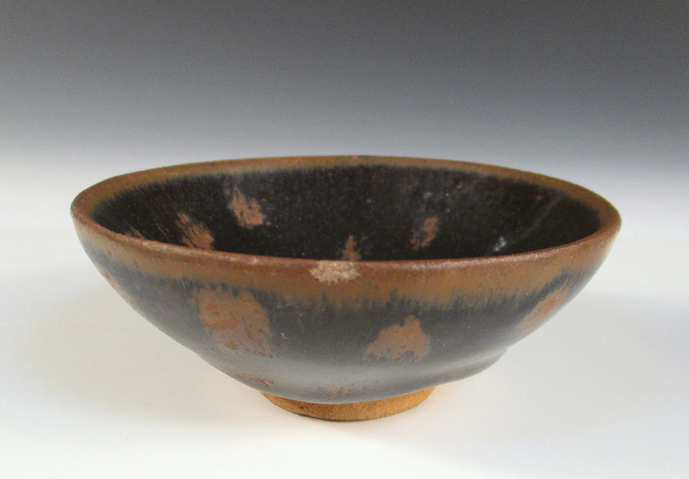 A pair of 'Oil Spot' bowls, the rounded conical shaped glazed in the Song style with brown spots - Image 5 of 6