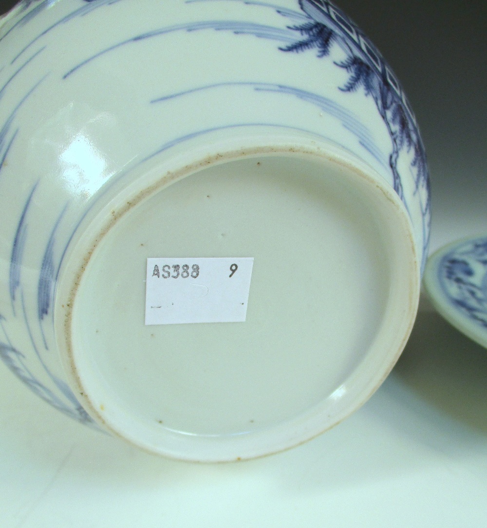 A late 18th century Chinese blue and white tea pot together with a later plate, the tea pot - Image 9 of 11