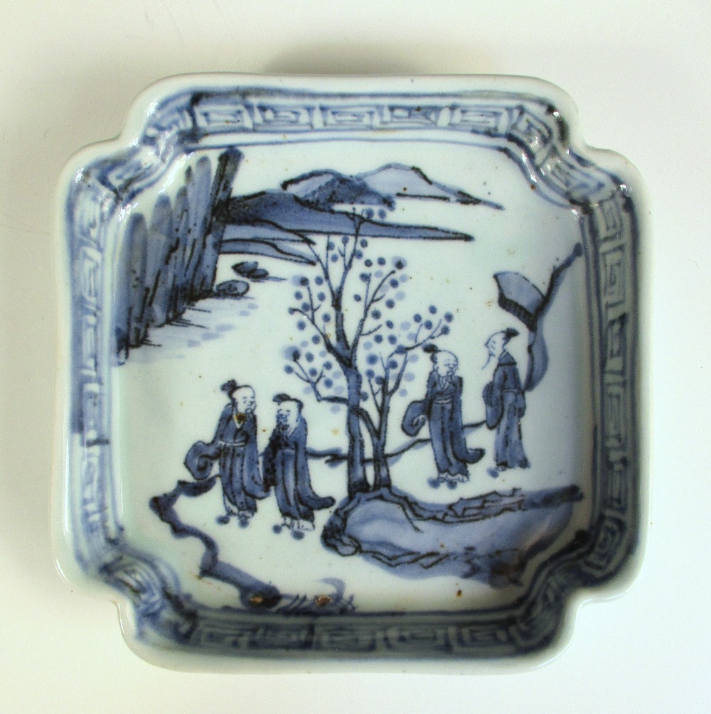 A pair of 19th century Korean blue and white square dishes, each painted with four figures walking - Image 2 of 8