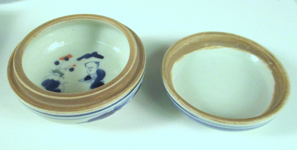 Two blue and white boxes and another wucai, the lid of the ink box painted with two butterflies - Image 10 of 12