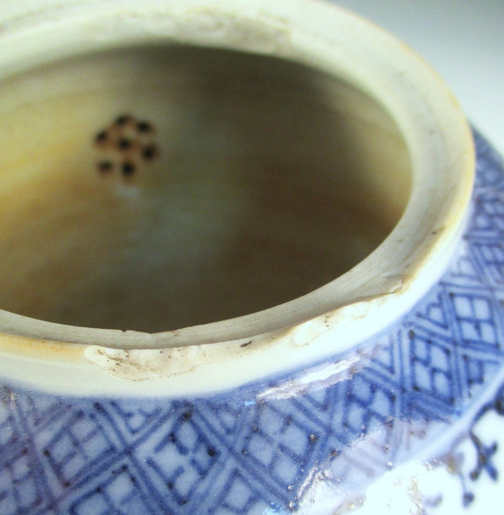 A late 18th century Chinese blue and white tea pot together with a later plate, the tea pot - Image 6 of 11