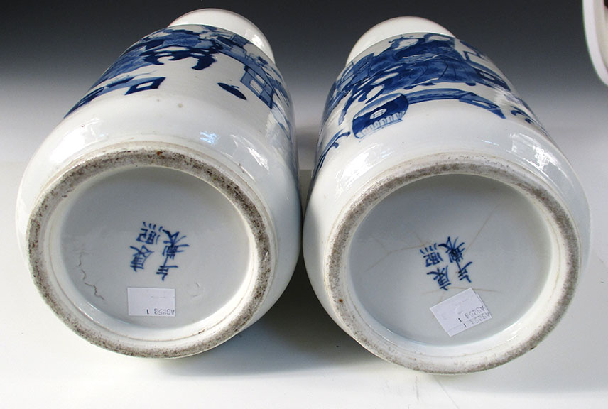 A pair of late 19th/early 20th century blue and white vases, four character marks of Kangxi, each - Image 5 of 5
