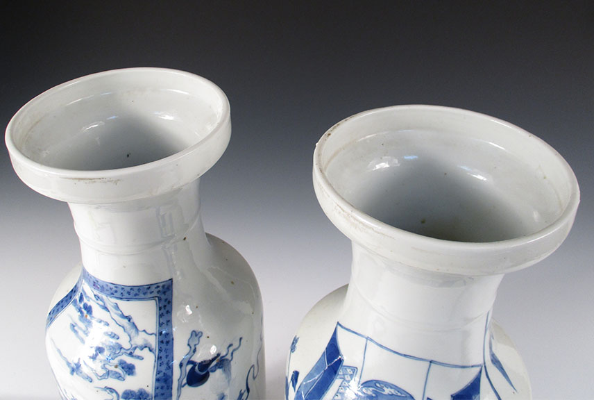 A pair of late 19th/early 20th century blue and white vases, four character marks of Kangxi, each - Image 4 of 5