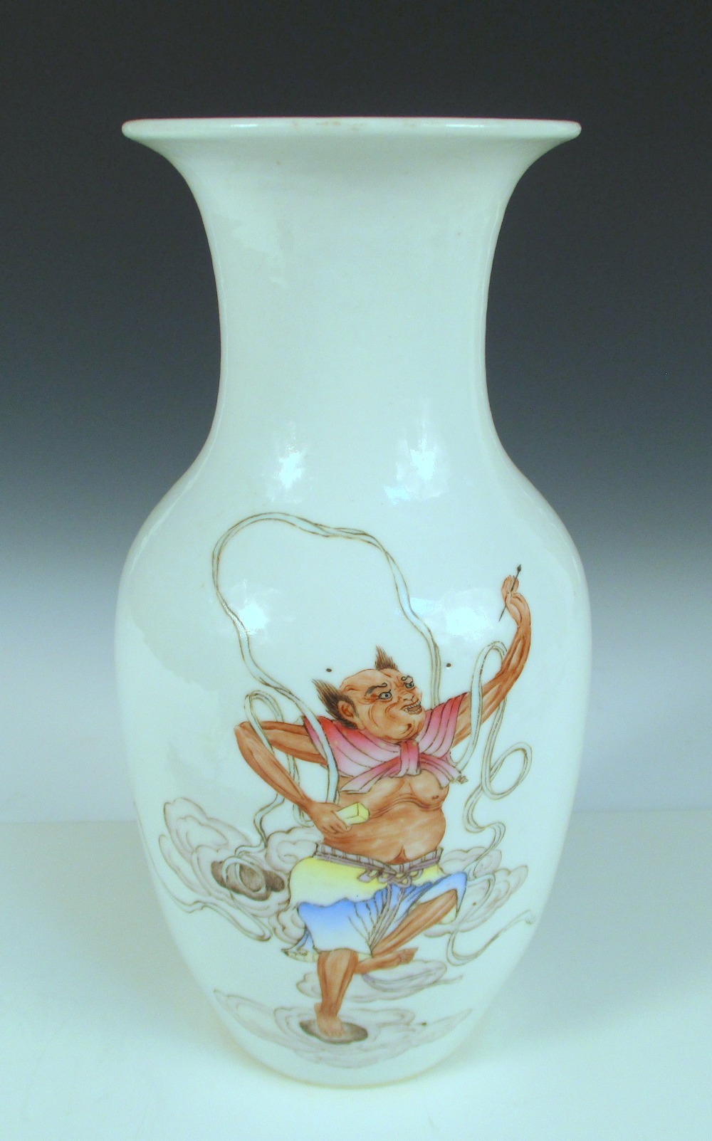 A Republic Period vase, one side of the baluster shape painted with a deity dancing on clouds with a - Image 6 of 6