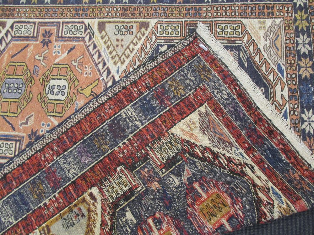 A Sonmak rug, 195 x 120cm - Image 2 of 3