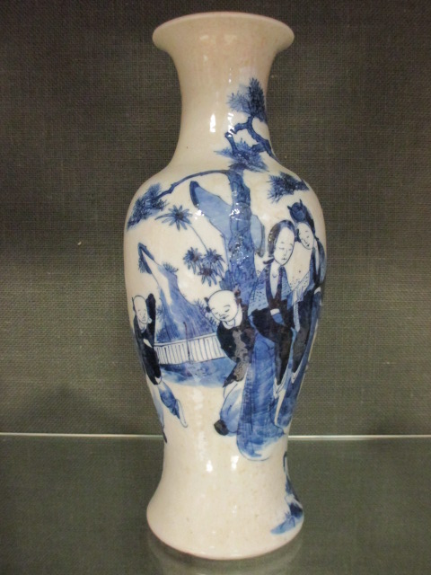 A blue and white Chinese vase, 34cm high