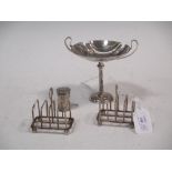 A silver two handled bon bon dish on stand, Sheffield 1905, together with two small silver