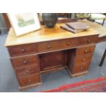 A 19th century mahogany kneehole dressing table in the manner of Gillows, 80 x 123 x 60cm