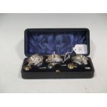 A cased silver cruet, Birmingham 1902, 3.2oz