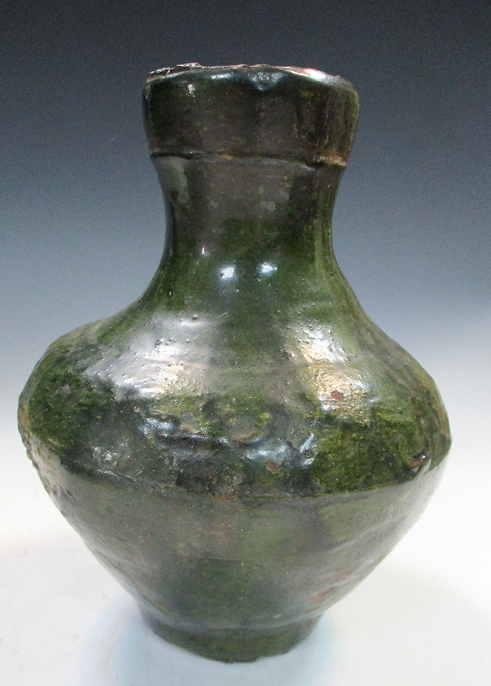 A Han dynasty green glazed baluster vase and a jar, the first with glaze free spur marks on the - Image 2 of 7