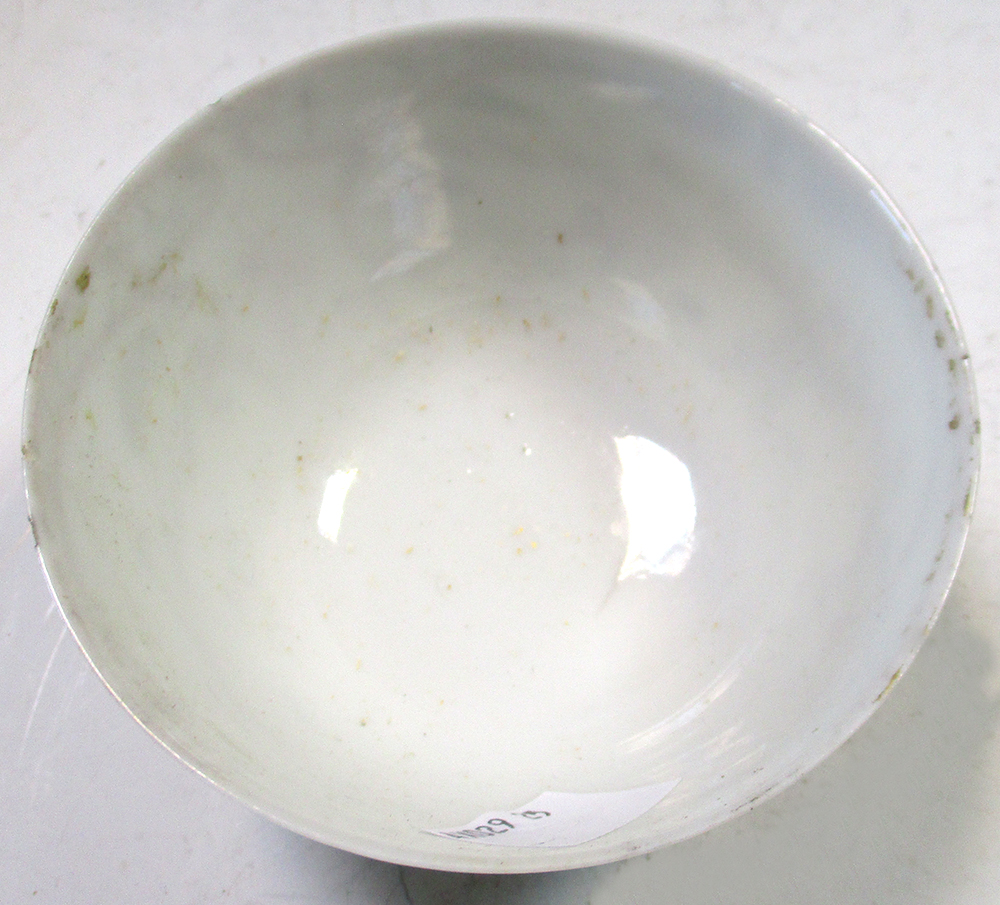 An 18th century enamel tray, four tea bowls and a blue and white cover, the tray painted with an - Image 18 of 19