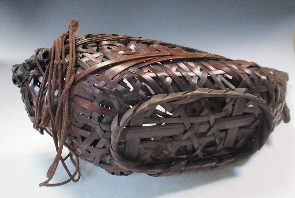 A bamboo basket work ikebana ship, the rustic boom raised before a canopy over the bow, the seat - Image 4 of 4