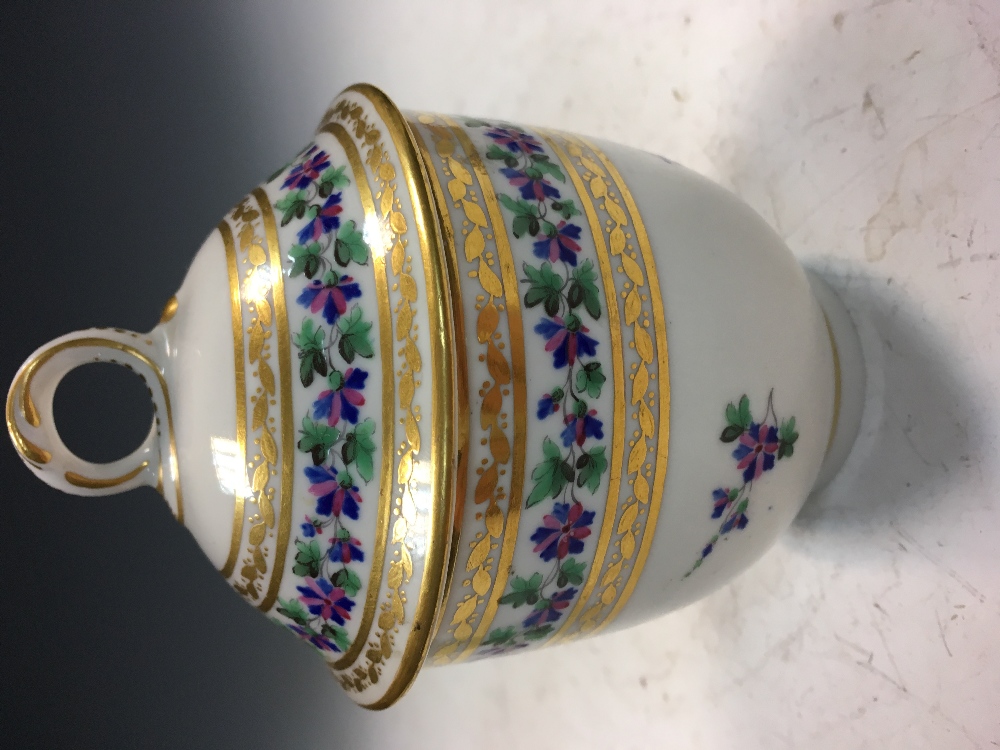 A Derby 'Sevres' style ice cup, circa 1785, of bell shape form with kidney moulded handle, enamelled - Image 4 of 6