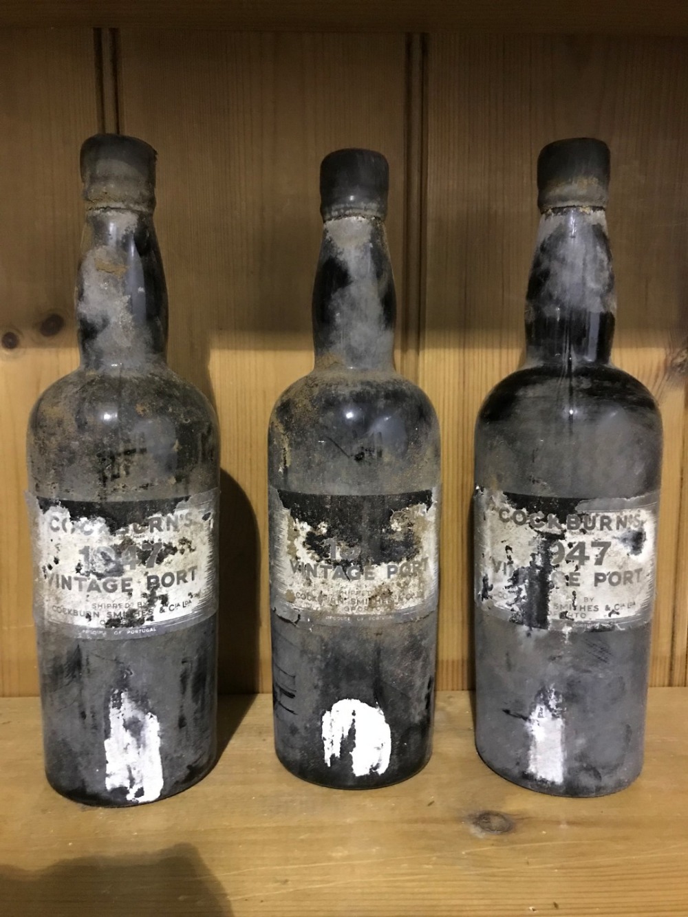 Cockburn's vintage port 1947, 3 bottles (damaged labels, levels in neck) (3)