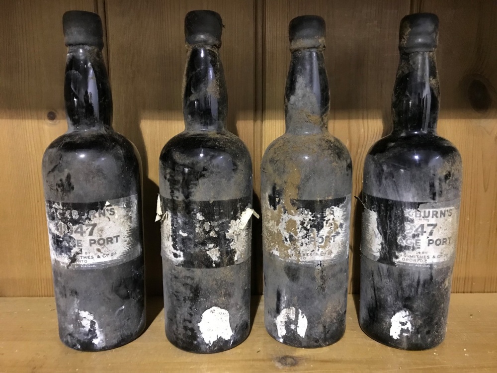 Cockburn's vintage port 1947, 4 bottles (damaged labels, levels in neck) (4)