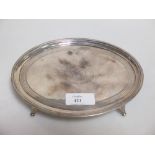 A George III oval teapot stand, 17.5 x 13 cm, London 1807, maker's mark WB, 4 oz