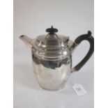 A George V silver coffee pot, London, 1915