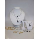 A quantity of mixed jewellery to include a pair of silver and cultured Tahitian pearl earrings and