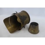 A WW1 Royal Artillery trench art scuttle made from a 1915 dated shell case with a small trench art