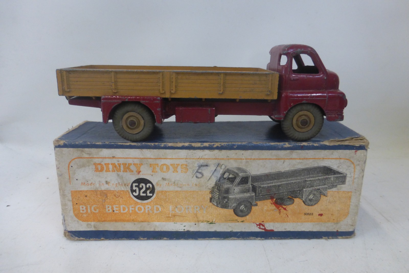 DINKY TOYS - Big Bedford Lorry, no. 522, fair condition; early blue box with orange label fair. - Image 2 of 2