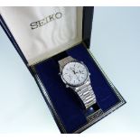 A Seiko stainless steel gentleman's Quartz Chronograph, on corresponding flexible bracelet with