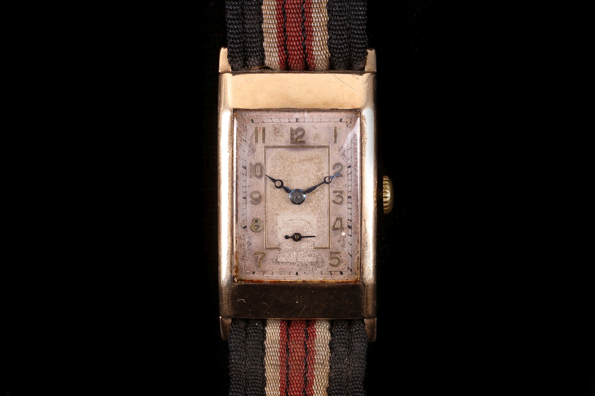 A gent's vintage 9ct gold cased 'Vertex' wristwatch, with Arabic numeral dial, sub-seconds dial,