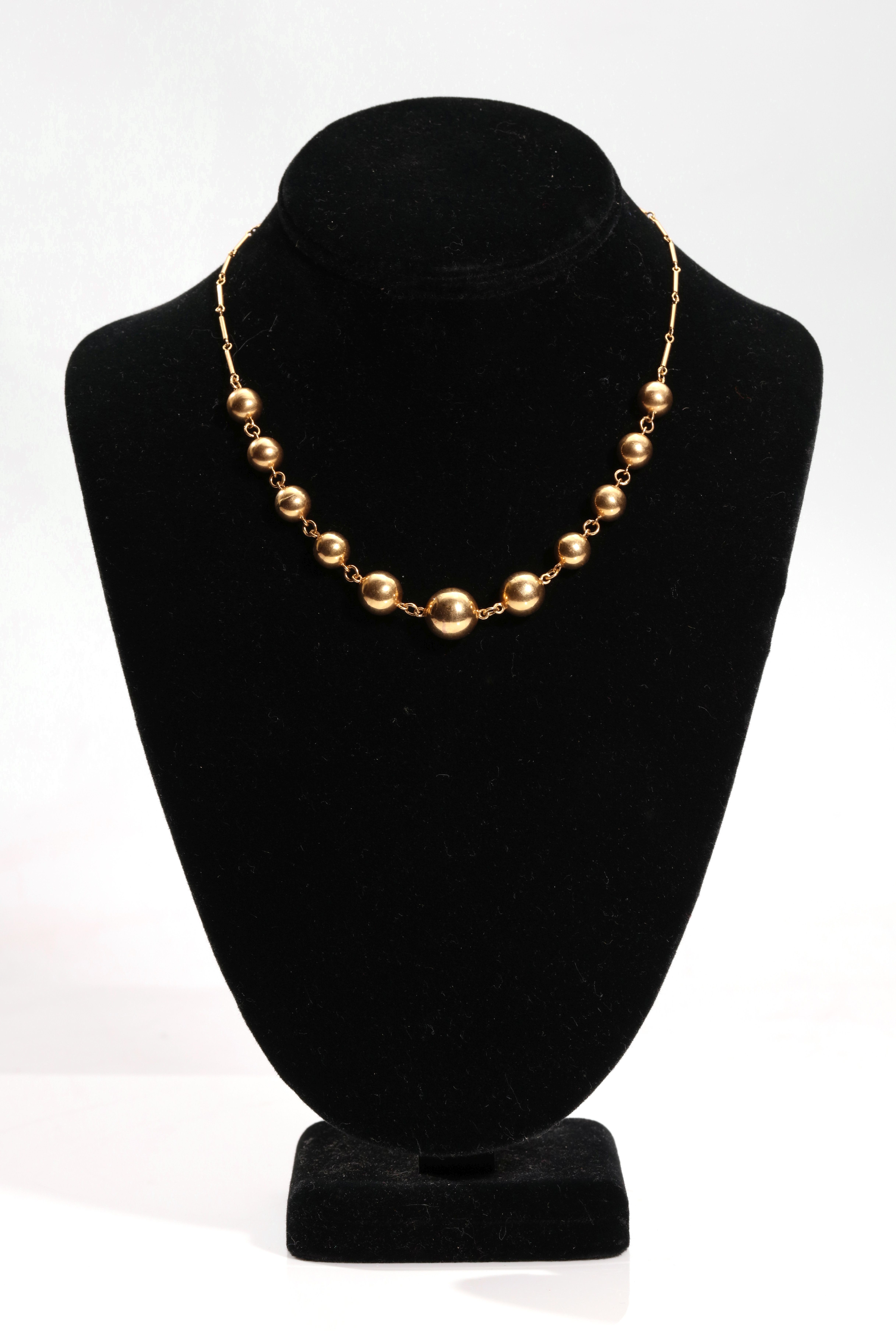 A ball necklace The baton-link necklace, set to the front with graduated polished ball accents, - Image 2 of 4