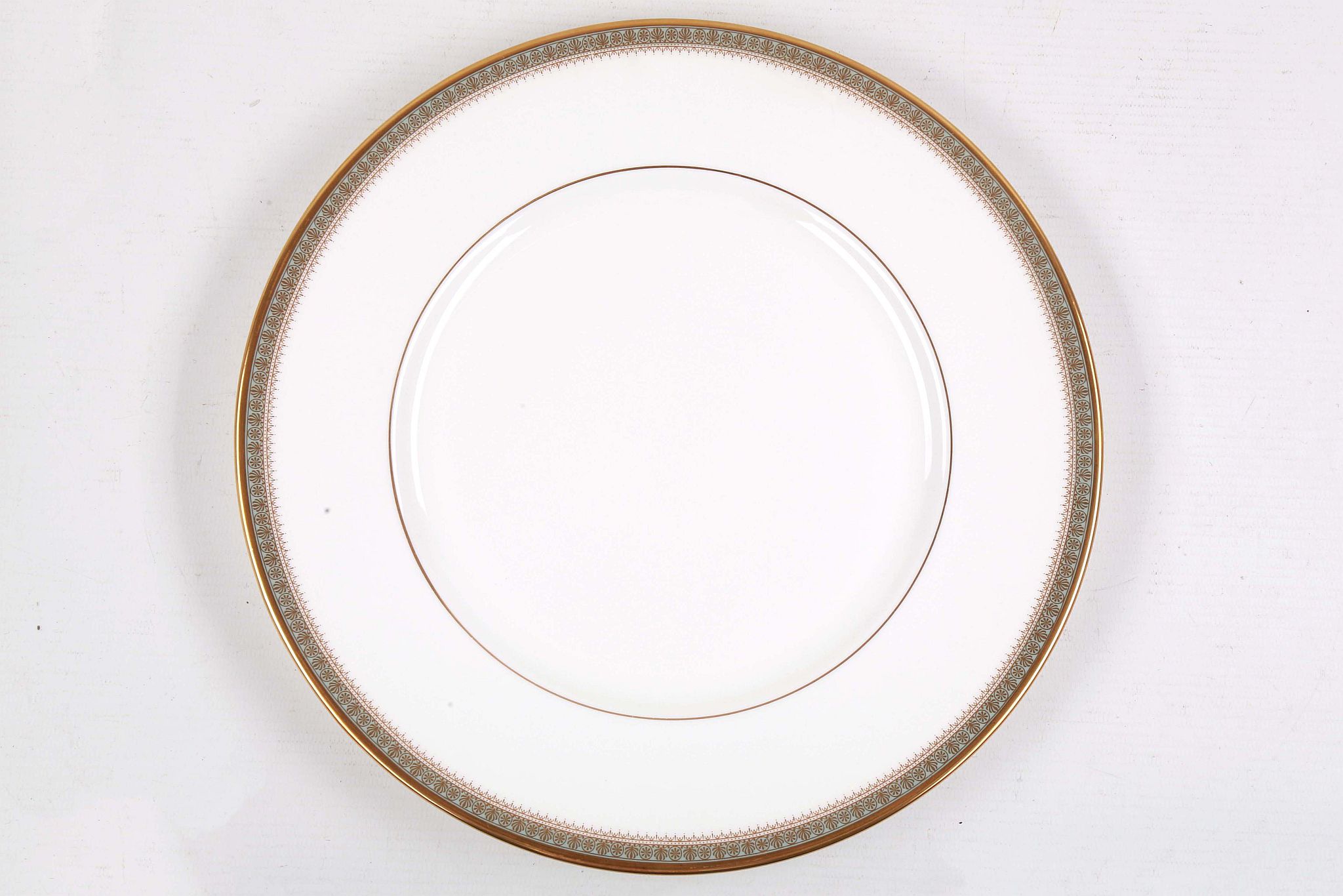 A Royal Doulton English fine bone china part dinner service for six, decorated with formal blue - Image 6 of 6