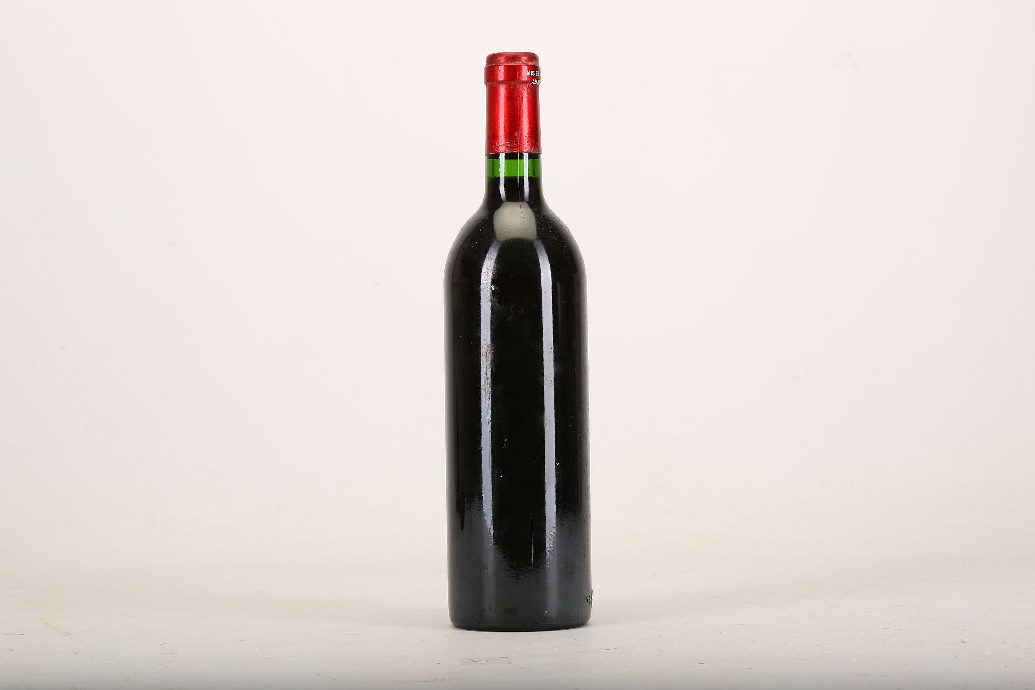 A 1981 Petrus, Grand Vin, Pomerol, Mme L.P. Lacoste-Loubat Proprietaire, 75cl (13.5% ABV). *This - Image 2 of 4