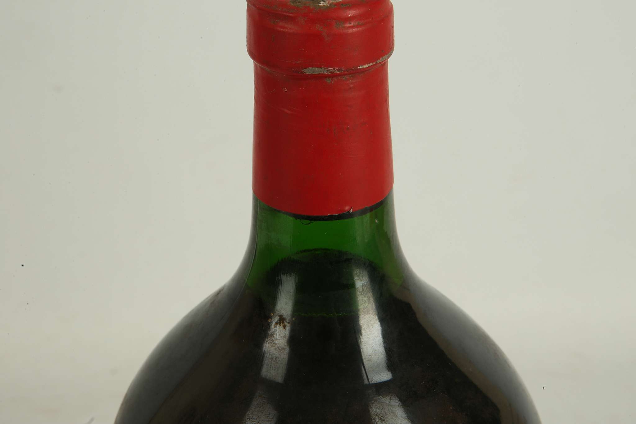 A double Magnum of 1982 Cháteau Montrose, Saint-Estephe, Grand Cru Classè, Vintner - J-L. Charmolue, - Image 3 of 4
