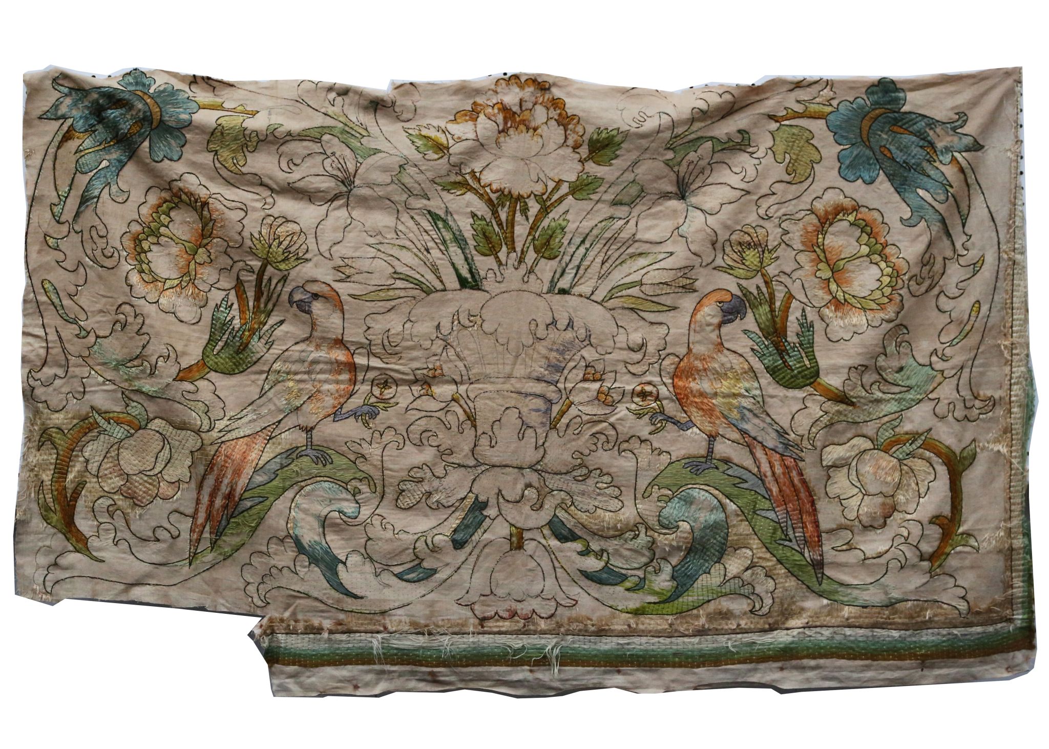 A LARGE 17TH CENTURY SPANISH EMBROIDERED PANEL WORKED IN COLOURED SILKS ON LINEN DEPICTING PARROTS - Image 7 of 7