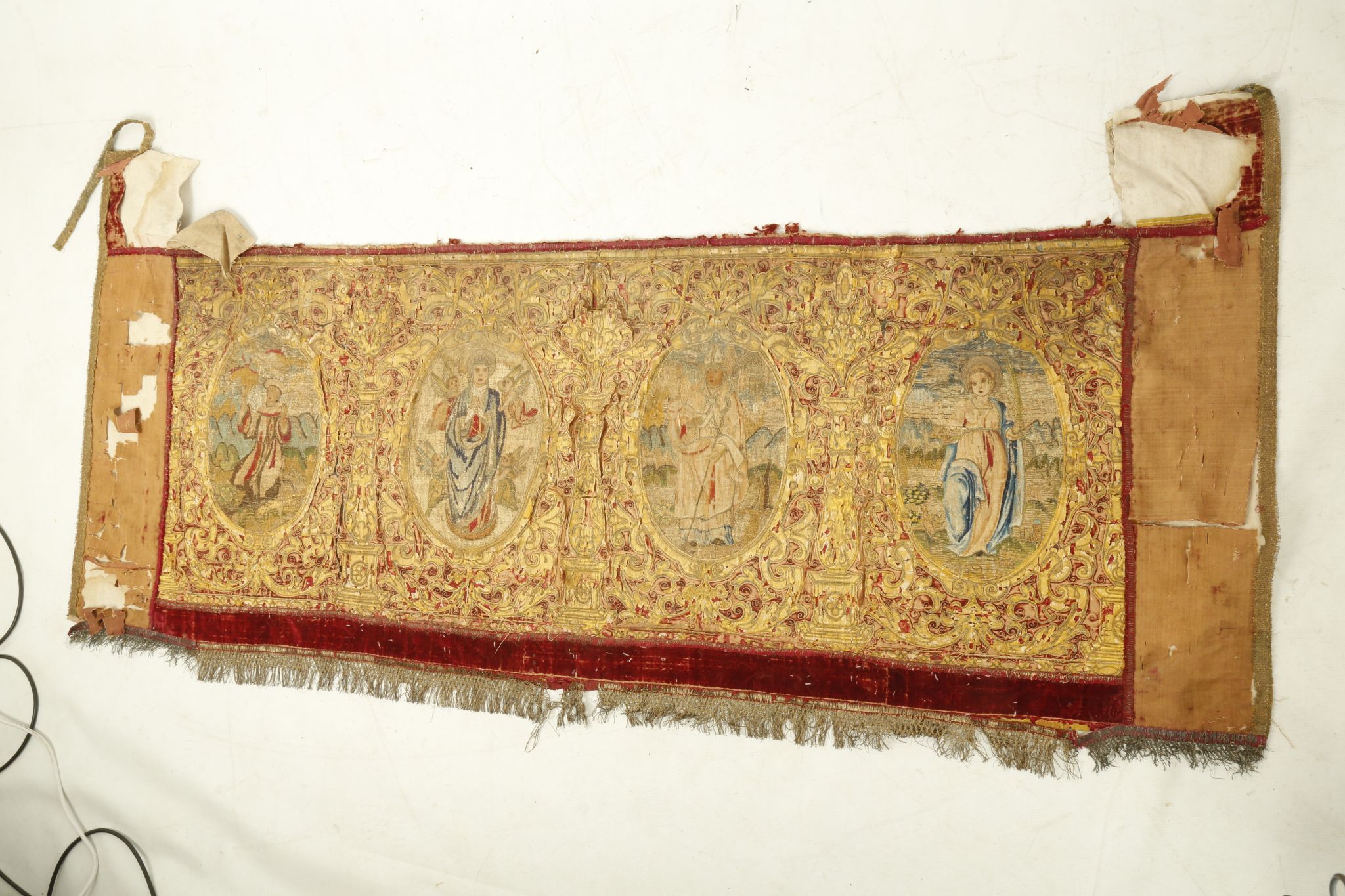 A 16TH / 17TH CENTURY RED VELVET ALTAR CLOTH EMBROIDERED WITH COLOURED SILKS AND SILVER THREAD - Image 8 of 10